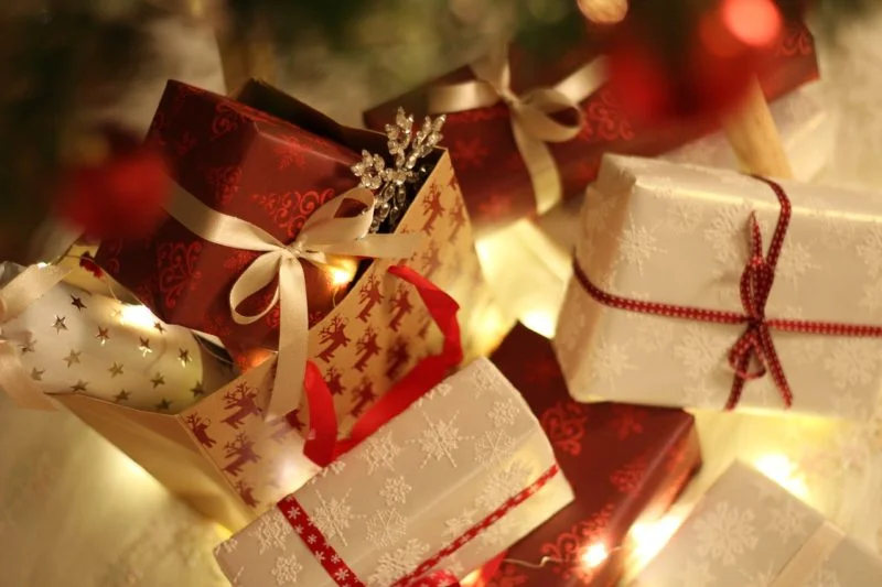 christmas 2558906 1280 800x533 - 5 idee regalo da donna sotto i 10 euro per il tuo Natale