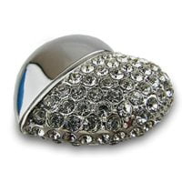 usb cuore e1511257911817 - 5 idee regalo da donna sotto i 10 euro per il tuo Natale