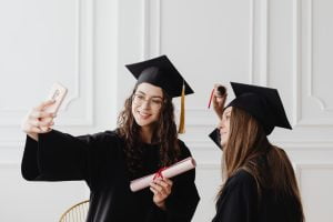 cosa regalare per la laurea di una ragazza 300x200 - trovaregalodonna.it - Idee Regalo Donna per Ogni Occasione​